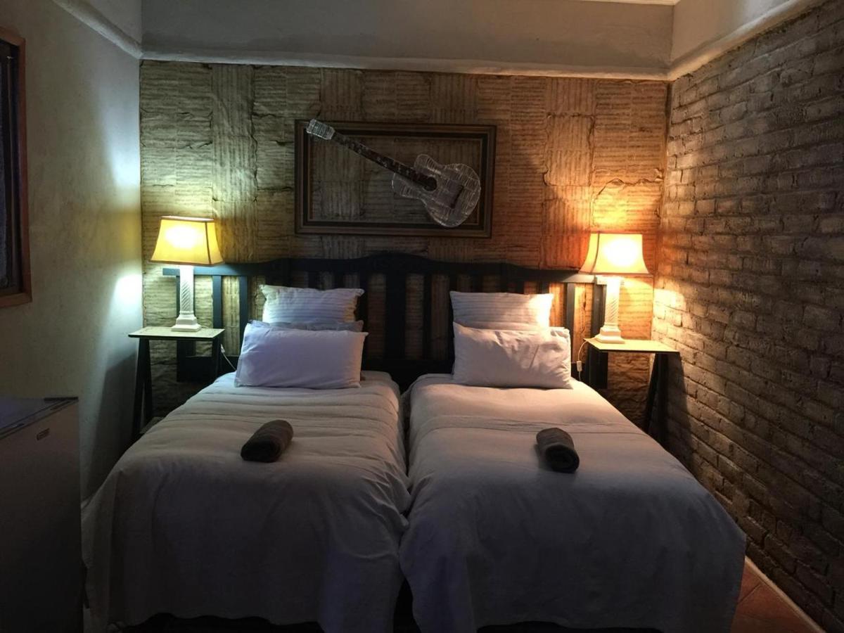 Villa Contessa Beaufort West Bagian luar foto