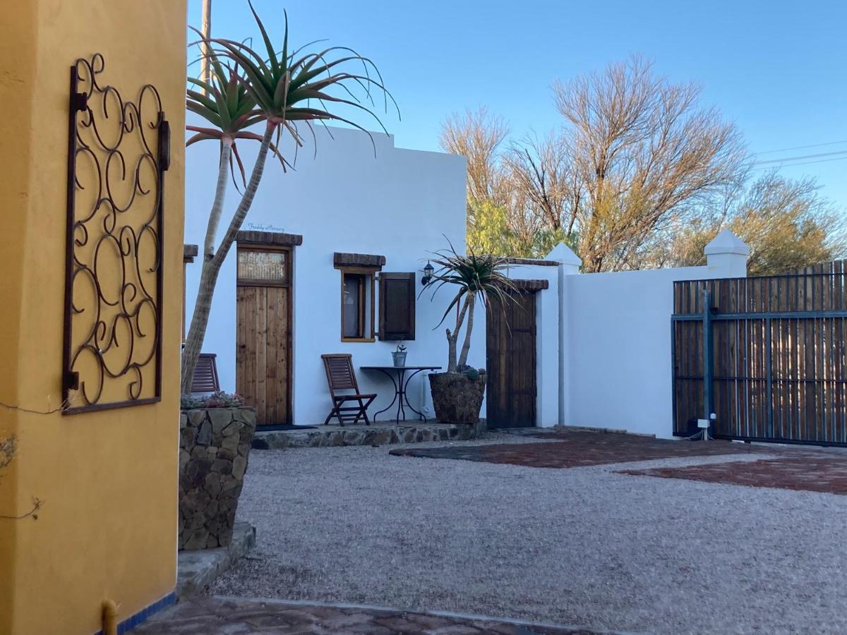 Villa Contessa Beaufort West Bagian luar foto